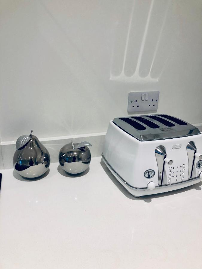 Snapos Luxury Serviced Apartment - Meridian House Bedford Dış mekan fotoğraf