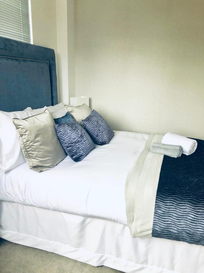 Snapos Luxury Serviced Apartment - Meridian House Bedford Dış mekan fotoğraf