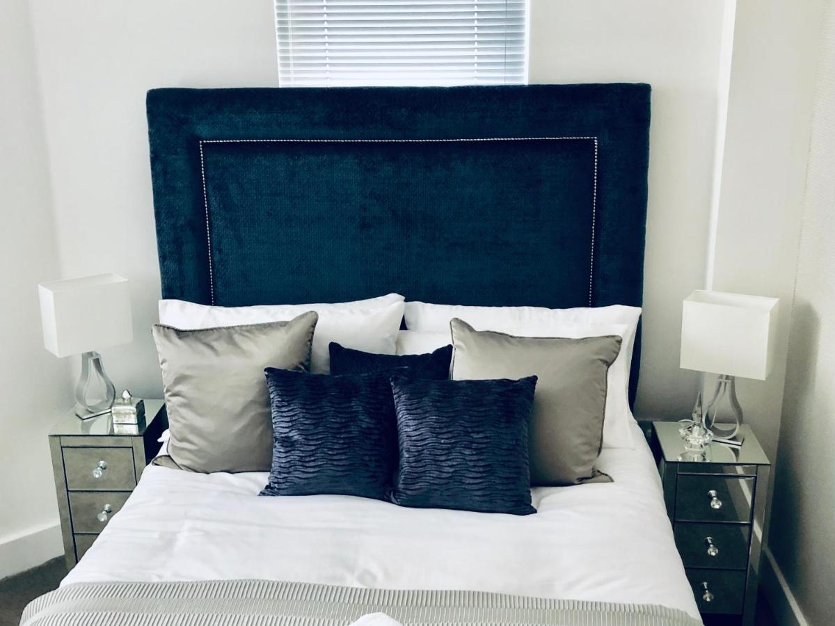 Snapos Luxury Serviced Apartment - Meridian House Bedford Dış mekan fotoğraf