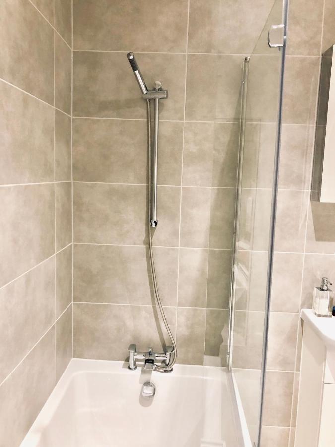 Snapos Luxury Serviced Apartment - Meridian House Bedford Dış mekan fotoğraf