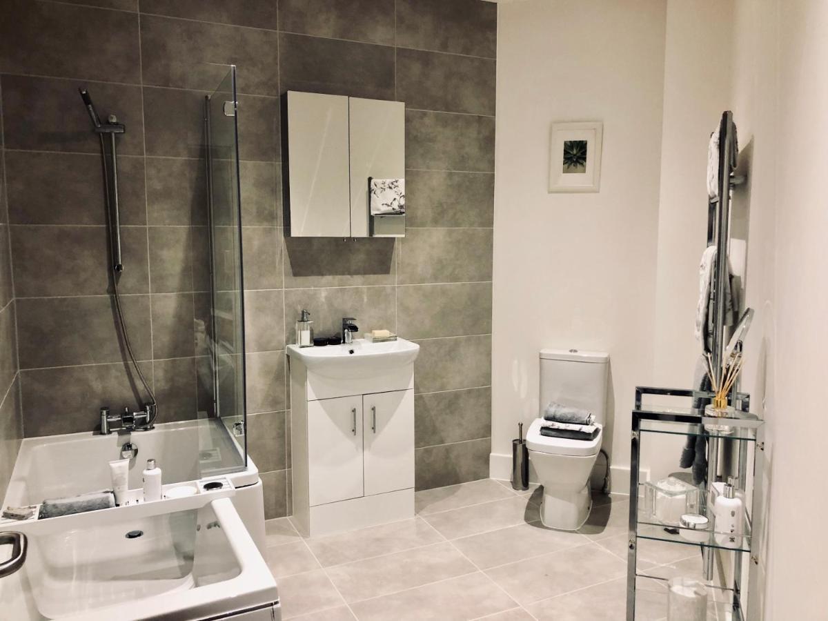 Snapos Luxury Serviced Apartment - Meridian House Bedford Dış mekan fotoğraf