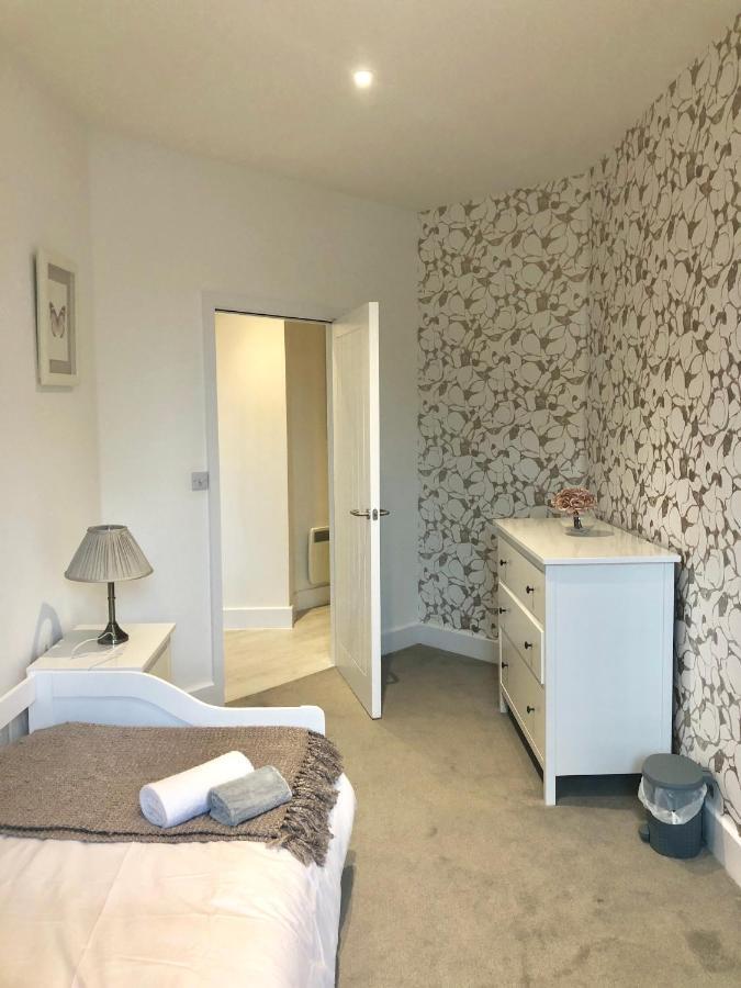 Snapos Luxury Serviced Apartment - Meridian House Bedford Dış mekan fotoğraf