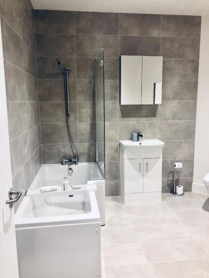 Snapos Luxury Serviced Apartment - Meridian House Bedford Dış mekan fotoğraf