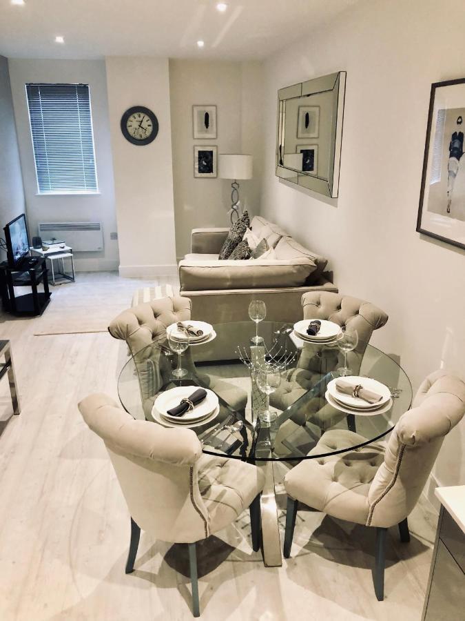Snapos Luxury Serviced Apartment - Meridian House Bedford Dış mekan fotoğraf