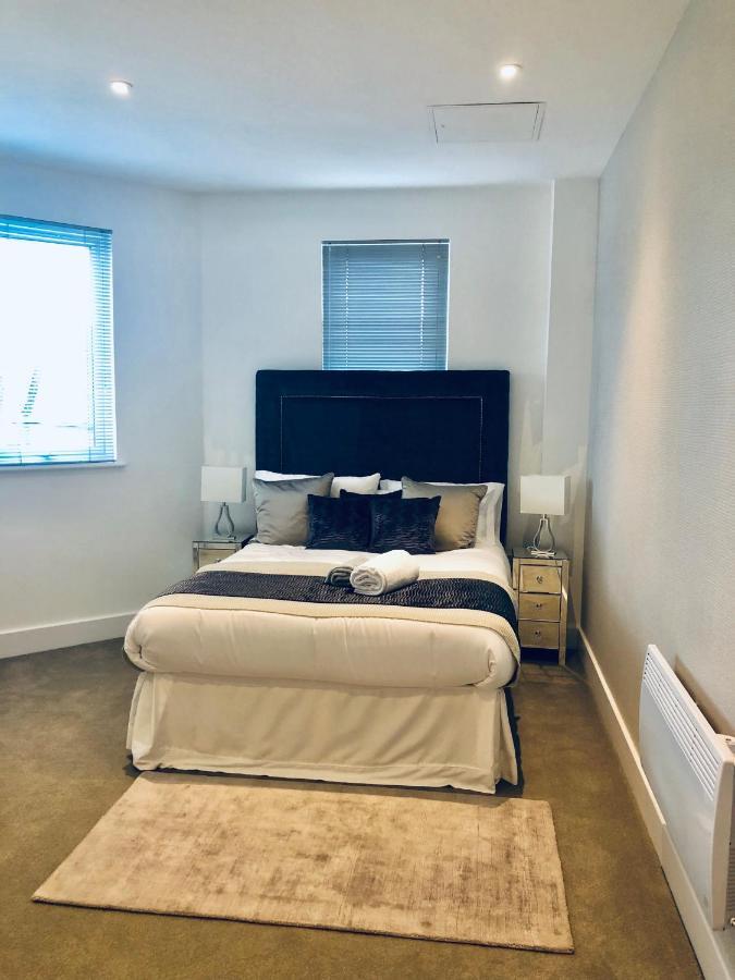 Snapos Luxury Serviced Apartment - Meridian House Bedford Dış mekan fotoğraf