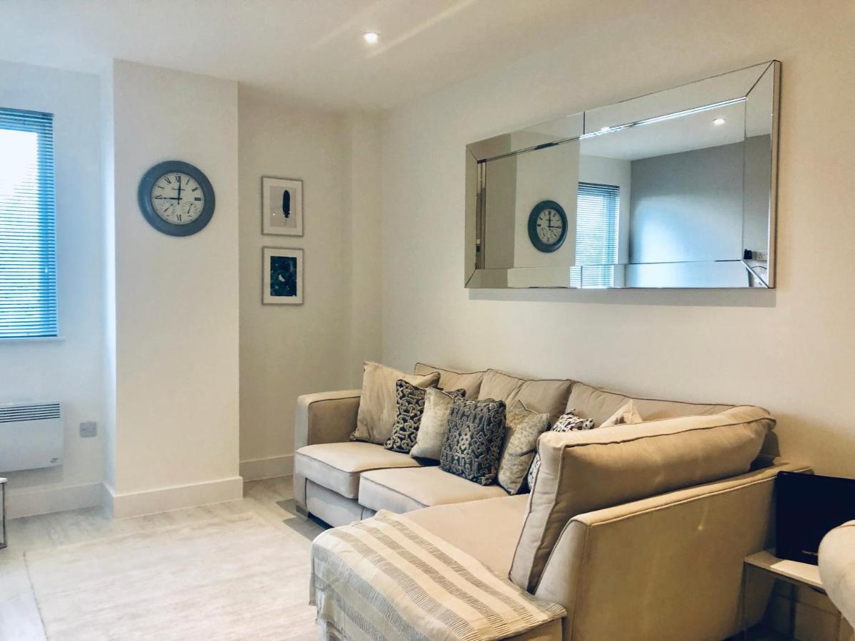 Snapos Luxury Serviced Apartment - Meridian House Bedford Dış mekan fotoğraf