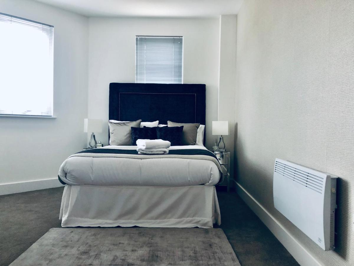 Snapos Luxury Serviced Apartment - Meridian House Bedford Dış mekan fotoğraf