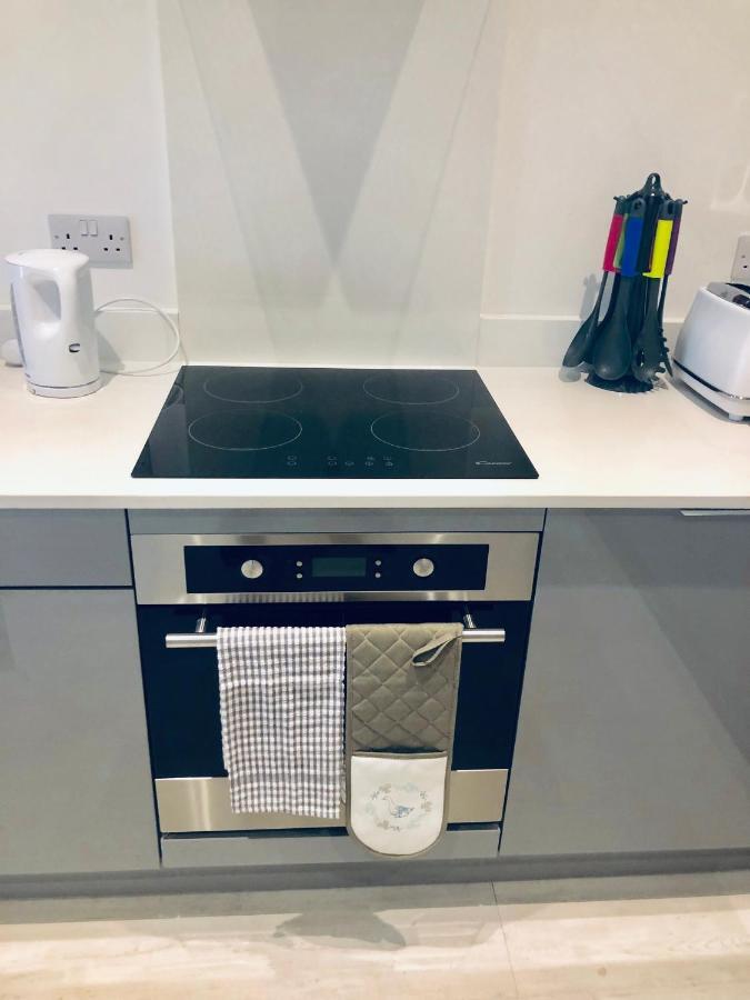 Snapos Luxury Serviced Apartment - Meridian House Bedford Dış mekan fotoğraf