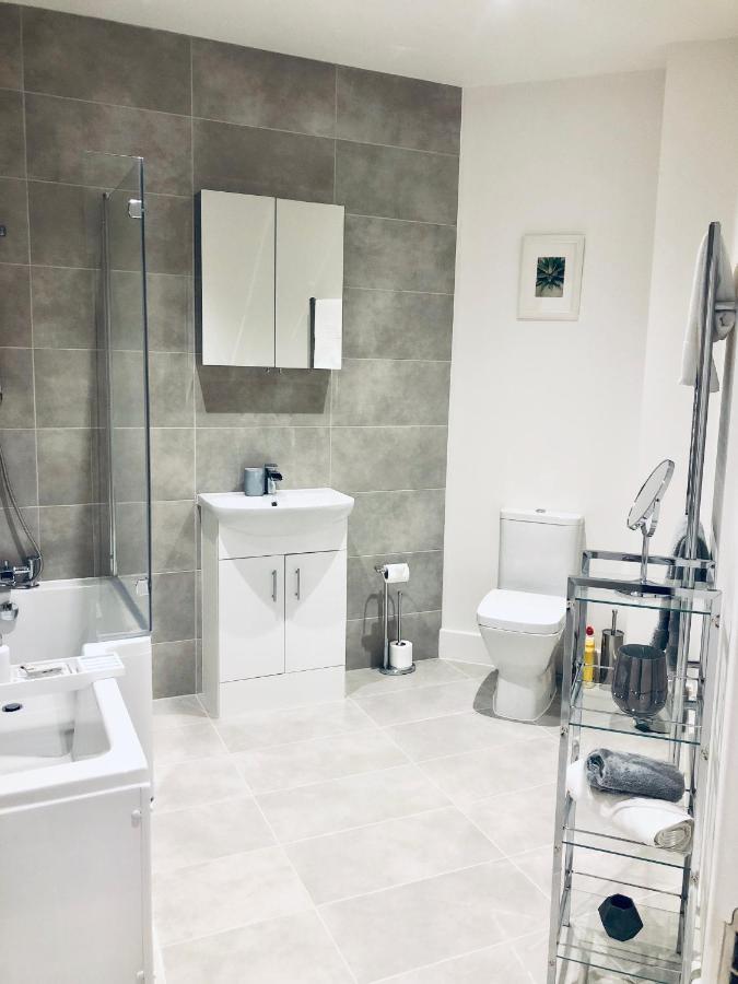Snapos Luxury Serviced Apartment - Meridian House Bedford Dış mekan fotoğraf